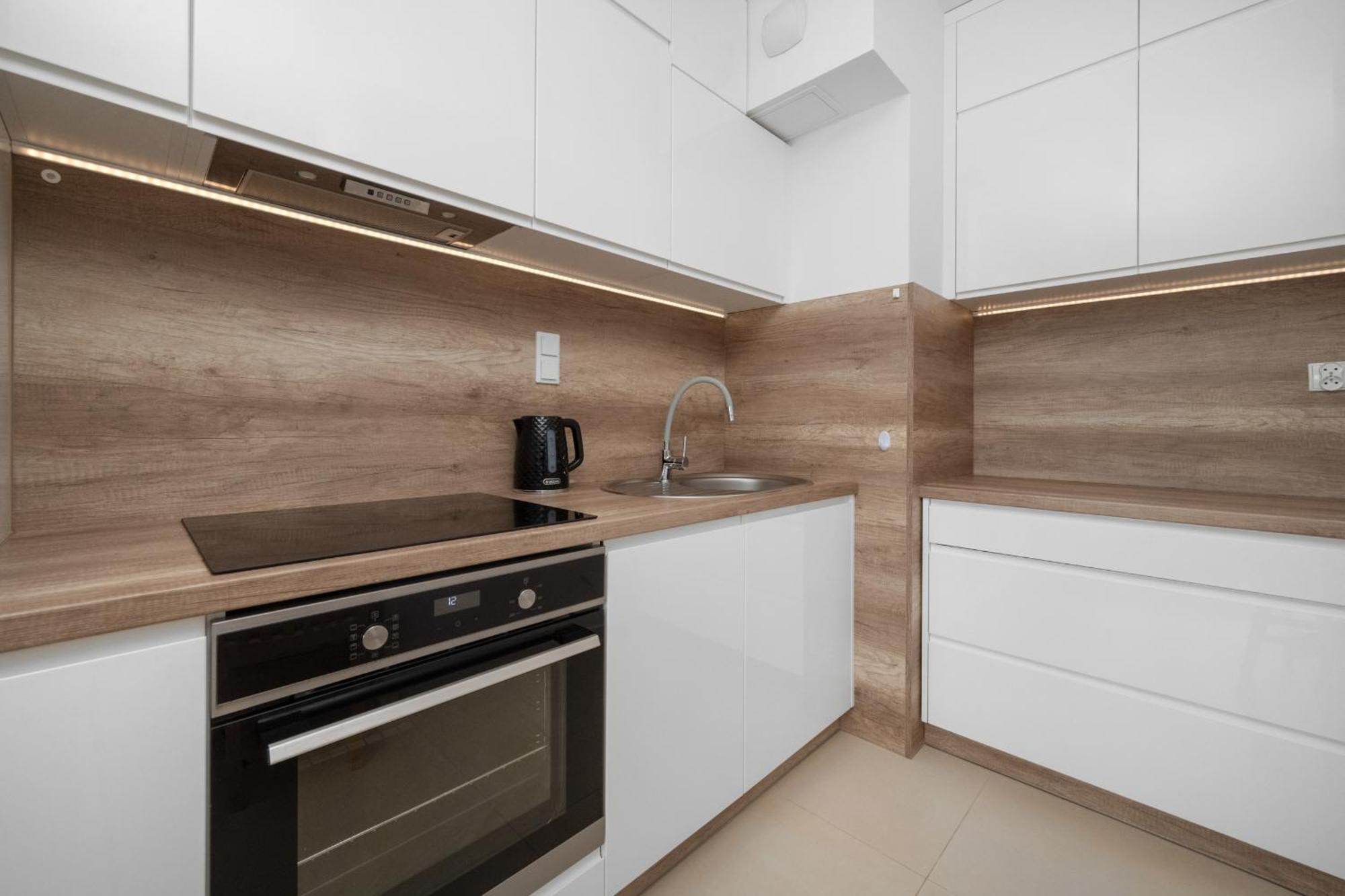 Klasyczny Apartament Z Balkonem We Wroclawiu By Noclegi Renters Buitenkant foto